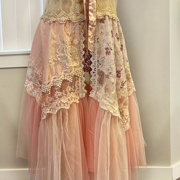 Beautiful Rose Lace Duster - Picture 5 of 5